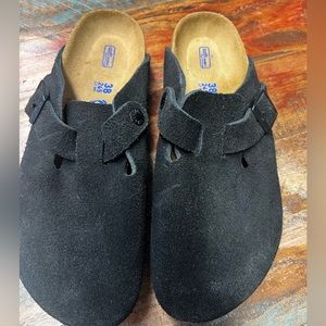 B I R K E N S T O C K S C L O G S (LIKE NEW)